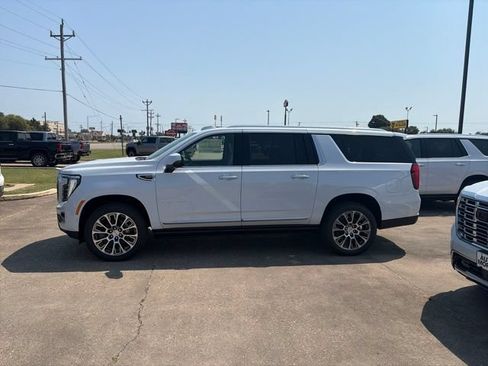 New 2026 GMC Yukon XL Denali w/ Sun & Power Step Package AWD/4WD image 3