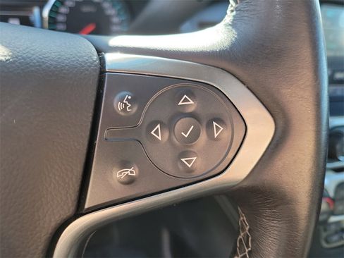 Used 2017 Chevrolet Suburban Premier image 27