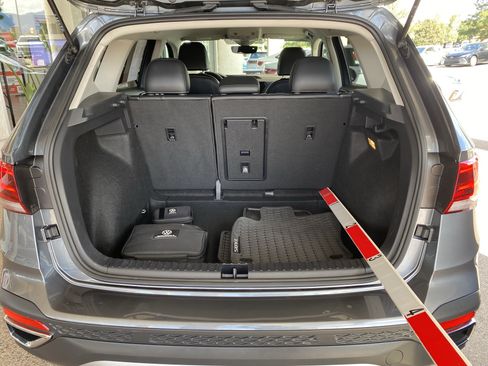 Certified 2023 Volkswagen Taos SE FWD image 16