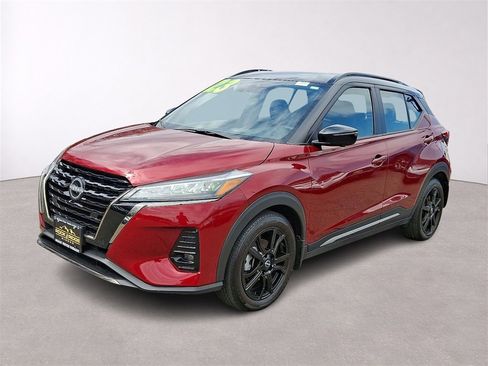 Used 2023 Nissan Kicks SR image 3