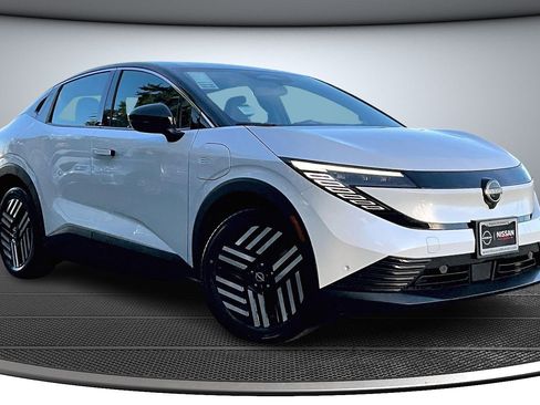 Used 2026 Nissan Leaf SV+ w/ Floor Mat Package (SV+) FWD image 1