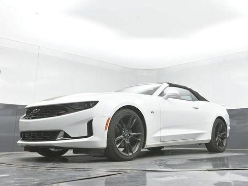 Used 2021 Chevrolet Camaro LT w/ RS Package image 36