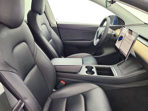 Used 2022 Tesla Model Y Long Range AWD/4WD image 25