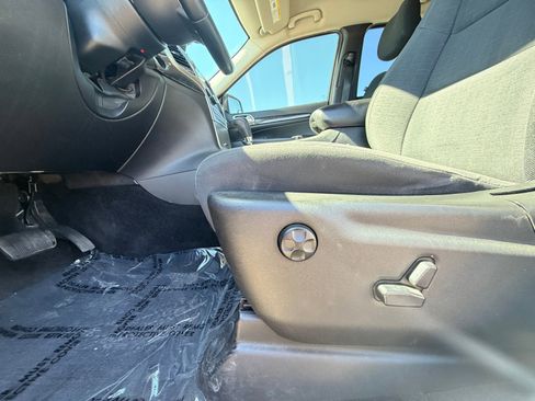 Used 2012 Jeep Grand Cherokee Laredo w/ Laredo E Group image 15