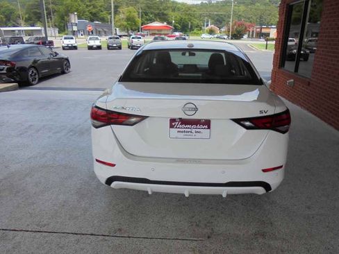 Used 2024 Nissan Sentra SV FWD image 4