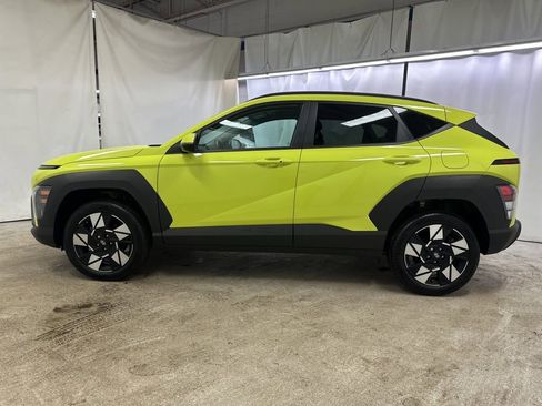 Used 2025 Hyundai Kona SEL image 2