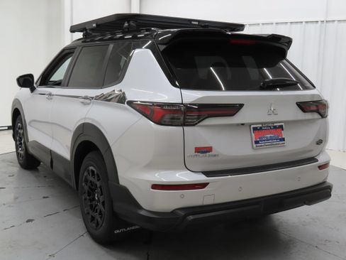 New 2026 Mitsubishi Outlander AWD image 6