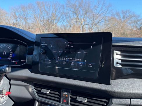 Used 2025 Volkswagen Jetta S image 21