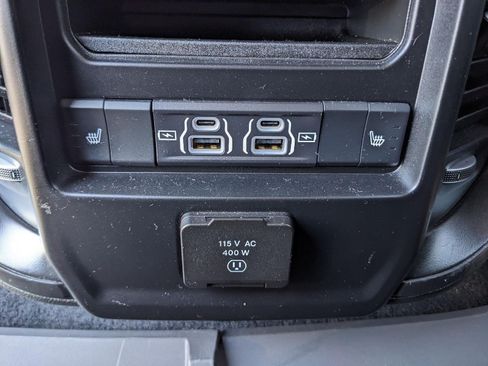 Used 2025 RAM 1500 Laramie AWD/4WD image 41