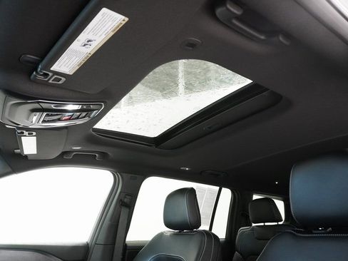 New 2025 Jeep Grand Cherokee L Altitude AWD/4WD image 12