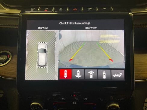 Used 2021 Jeep Grand Cherokee L Summit w/ Luxury Tech Group V AWD/4WD image 22