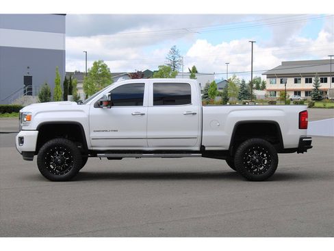 Used 2019 GMC Sierra 3500 Denali w/ Duramax Plus Package AWD/4WD image 2