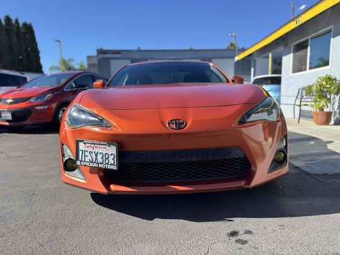 Used 2015 Scion FR-S image 2
