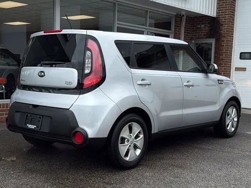 Used 2015 Kia Soul FWD image 6