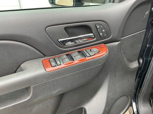 Used 2010 Chevrolet Silverado 1500 LTZ w/ Z71 Appearance Package image 17