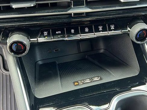 New 2026 Chevrolet Traverse RS image 25