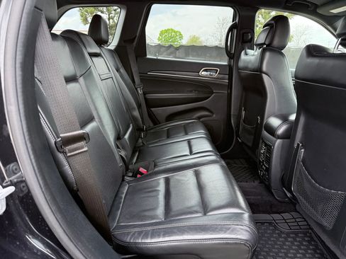 Used 2016 Jeep Grand Cherokee Limited w/ Luxury Group II image 20