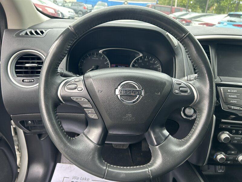 Used 2018 Nissan Pathfinder SV AWD/4WD image 13