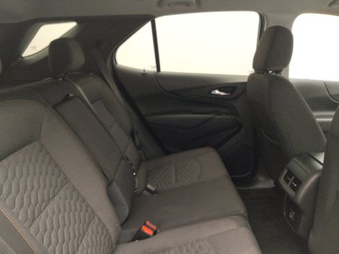Used 2021 Chevrolet Equinox LT FWD image 19