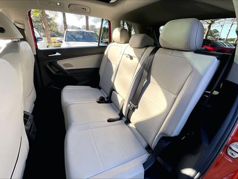 Used 2019 Volkswagen Tiguan SE w/ Panoramic Sunroof Package image 19