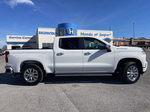 Used 2021 Chevrolet Silverado 1500 Custom w/ Safety Confidence Package image 2