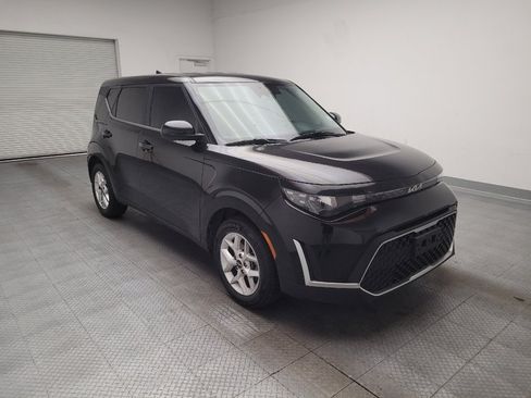 Used 2023 Kia Soul LX w/ LX Technology Package FWD image 13