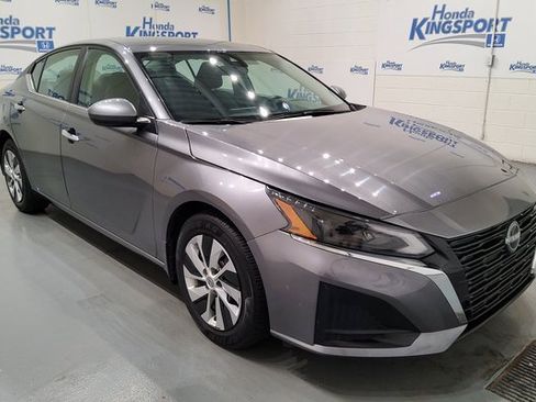 Used 2023 Nissan Altima 2.5 S image 2