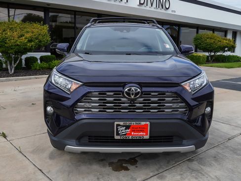 Used 2021 Toyota RAV4 Limited AWD/4WD image 3