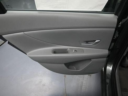 New 2026 Hyundai Elantra SE FWD image 25