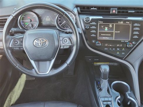 Used 2020 Toyota Camry XLE image 26