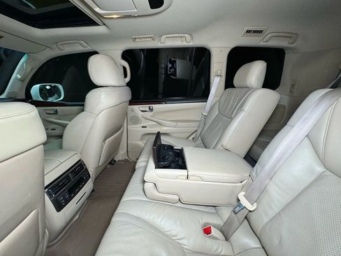 Used 2011 Lexus LX 570 4WD w/ Luxury Pkg image 23