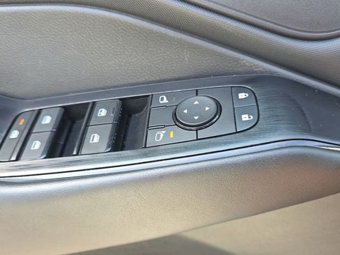 Used 2024 Nissan Rogue S FWD image 18
