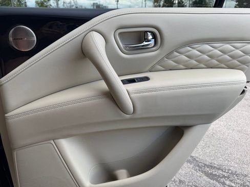 Used 2024 INFINITI QX80 Sensory image 29