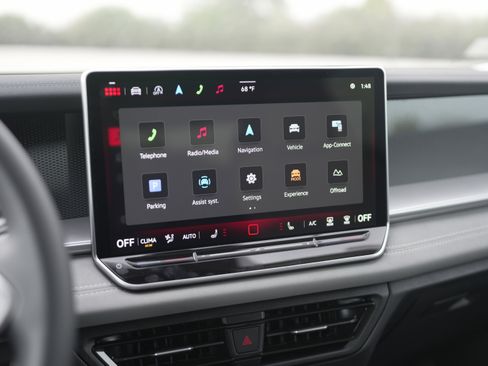 New 2025 Volkswagen Tiguan SE image 14