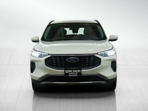 Used 2023 Ford Escape SE w/ Class II Trailer Tow Package image 9