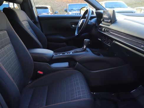 Used 2025 Honda HR-V Sport image 17
