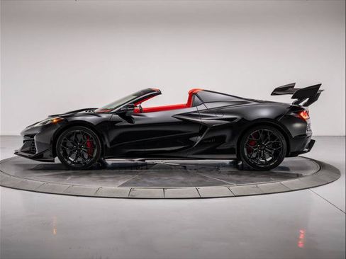 Used 2026 Chevrolet Corvette ZR1 w/ ZR1 Carbon Fiber Aero Package RWD image 3