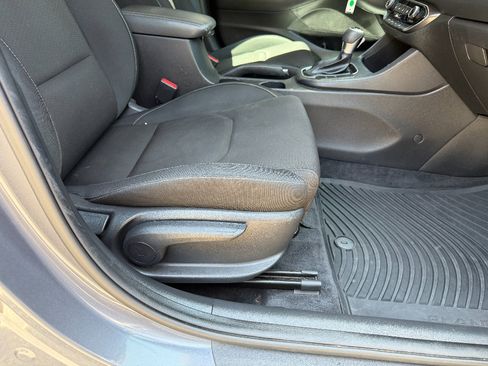 Used 2018 Hyundai Elantra GT FWD image 32