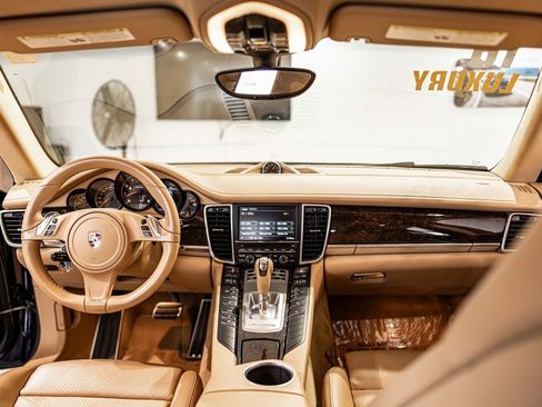 Used 2016 Porsche Panamera 4 image 36