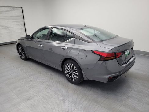 Used 2023 Nissan Altima 2.5 SV FWD image 3