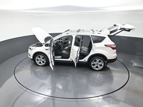 Used 2018 Ford Escape Titanium w/ Ford Safe & Smart Package image 15