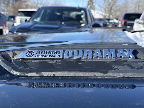 Used 2025 Chevrolet Silverado 2500 Custom w/ Custom Value Package image 4