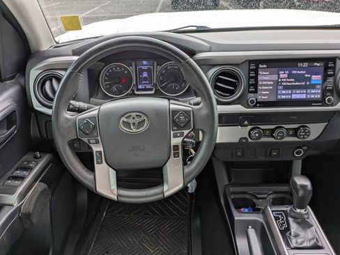 Used 2020 Toyota Tacoma SR5 RWD image 11