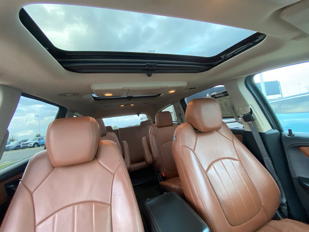 Used 2015 Chevrolet Traverse LTZ AWD/4WD image 30