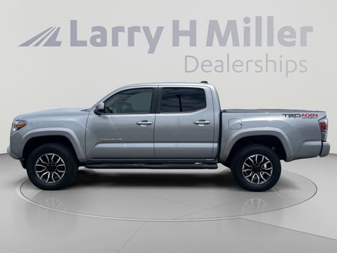 Used 2021 Toyota Tacoma TRD Sport w/ Technology Package AWD/4WD image 2