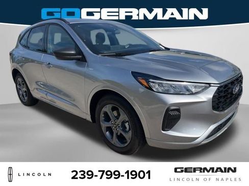 Used 2023 Ford Escape ST-Line w/ Tech Pack #1 FWD image 9