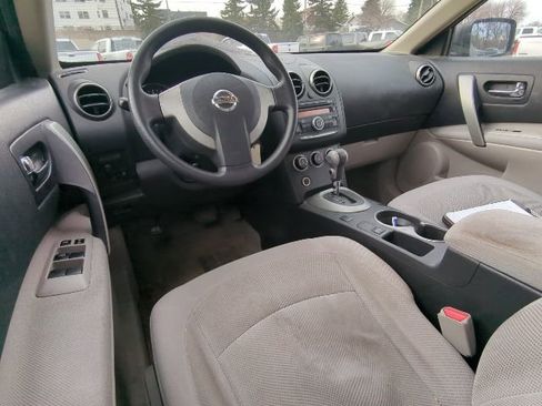 Used 2014 Nissan Rogue S image 5