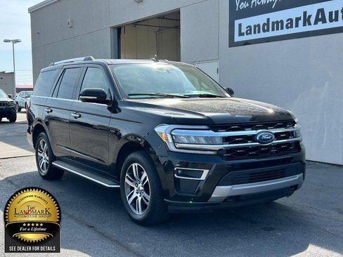 Used 2023 Ford Expedition Limited AWD/4WD image 2