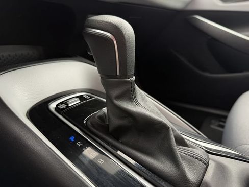 Used 2025 Toyota Corolla SE FWD image 19