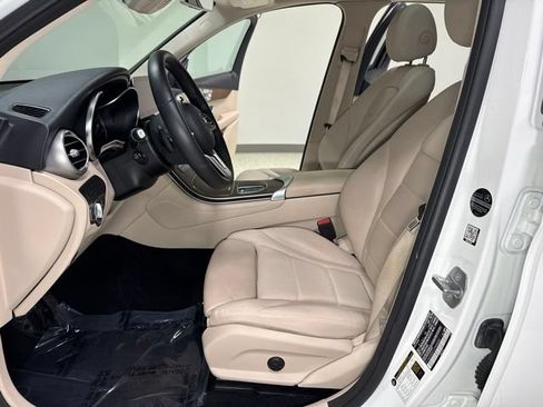 Used 2020 Mercedes-Benz GLC 300 4MATIC image 15